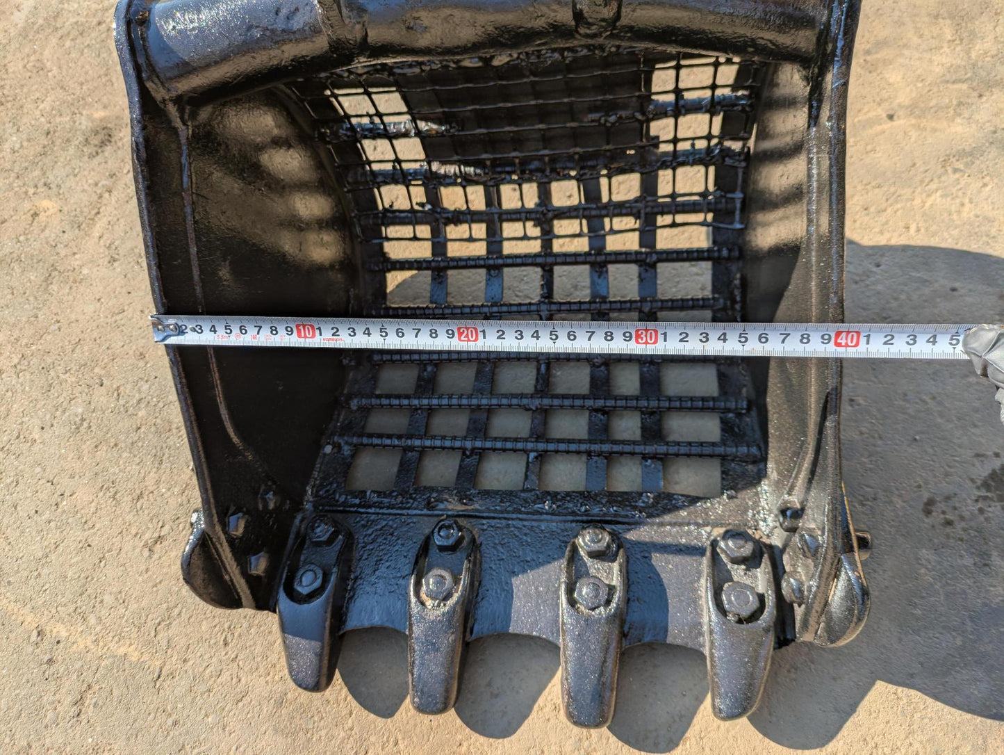 バケット　スケルトンバケツ　アーム幅：130mm　ピン径：30mm （中古）