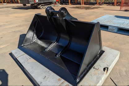 バケット　油圧ショベル　コマツ　PC30UU-5　3トン　ブッシュ付き　アーム幅：140mm、ピン径：35mm（中古）