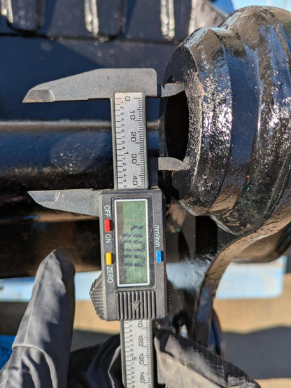 バケット　油圧ショベルバケット バケツ　アーム幅：140mm 　ピン径: 40mm （中古）