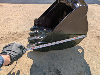 バケット　スケルトンバケツ　アーム幅：130mm　ピン径：30mm （中古）