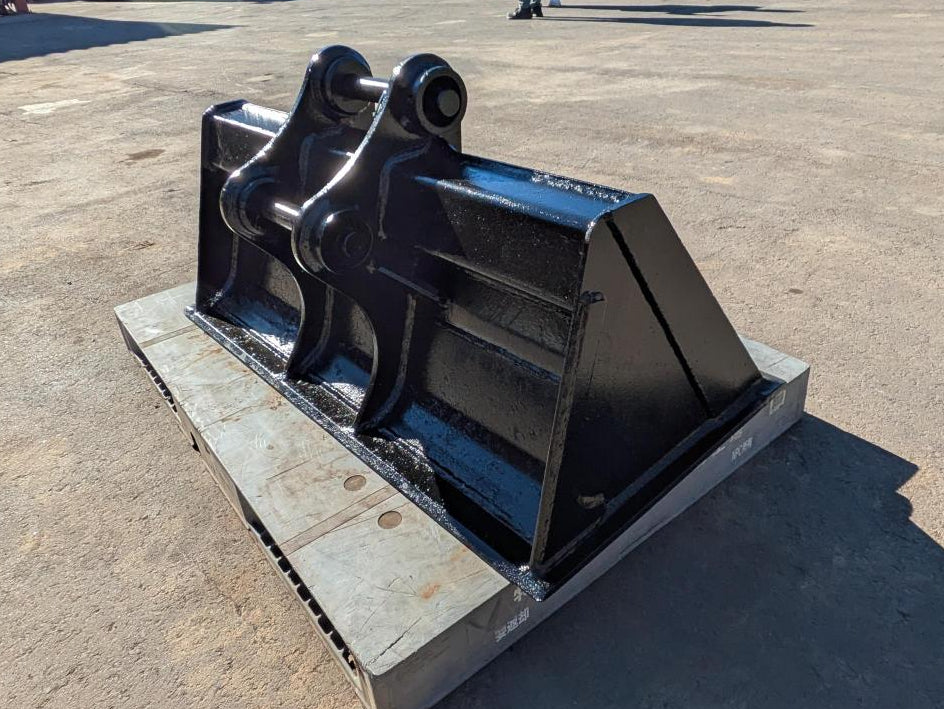 バケット　油圧ショベル　コマツ　PC30UU-5　3トン　ブッシュ付き　アーム幅：140mm、ピン径：35mm（中古）