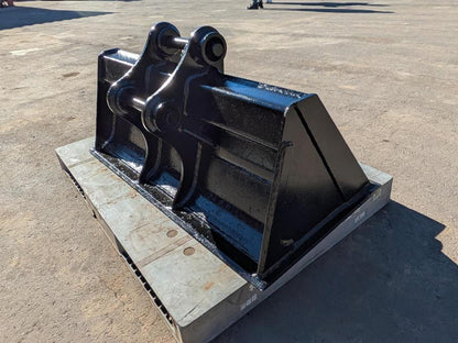 バケット　油圧ショベル　コマツ　PC30UU-5　3トン　ブッシュ付き　アーム幅：140mm、ピン径：35mm（中古）