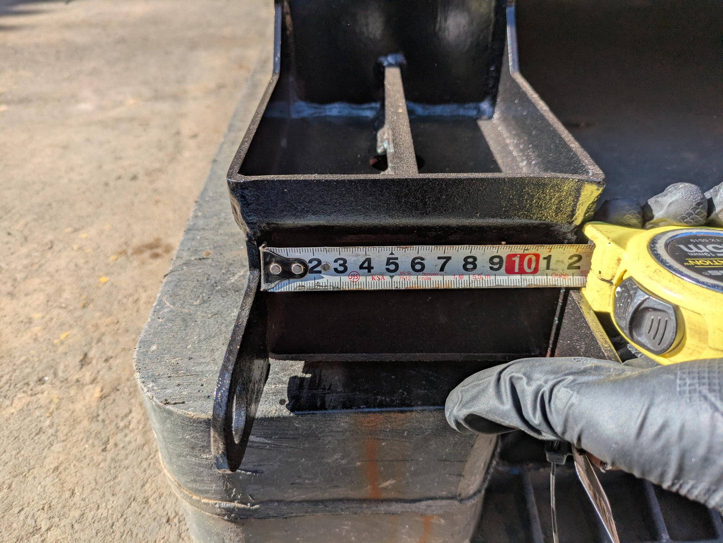 バケット　フォークリフト用　トヨタ　7FBE15で使用　ピン径：20mm　差込口の高さ：55mm　（中古）