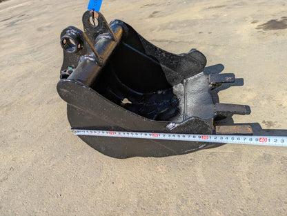 バケット　油圧ショベルバケツ　 アーム幅：100mm　ピン径：25mm （中古）