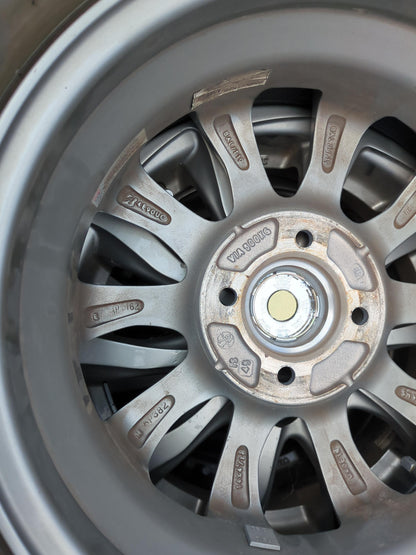 タイヤ　スタッドレスタイヤ（ホイール付き）　4本　BRIDGESTONE  155/65R14 75Q　（中古）