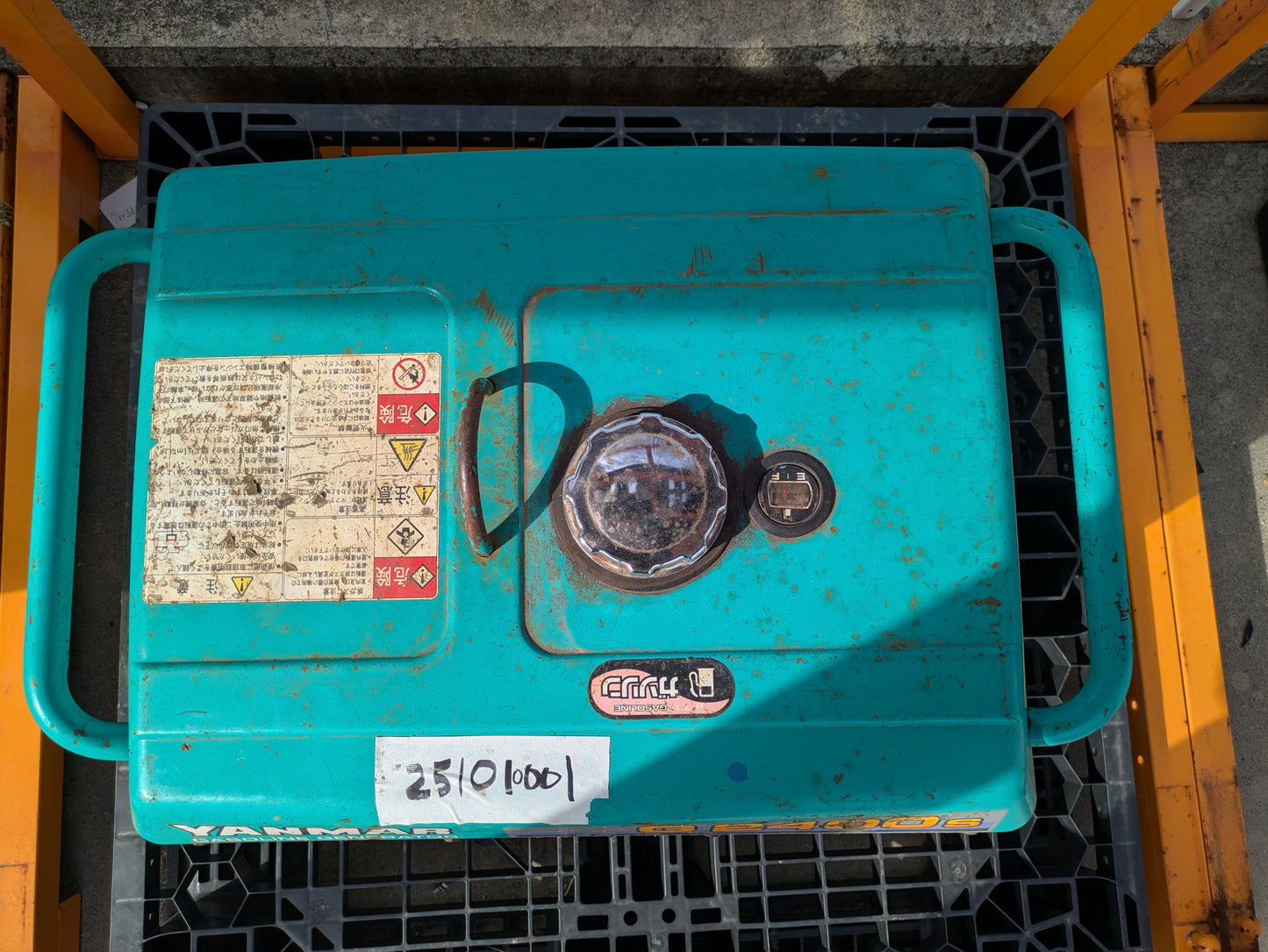 発電機　ヤンマー　G2400Sー6E　ガソリン 2.4kVA 100V （中古）