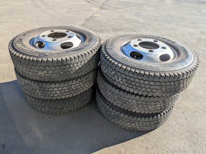 タイヤ　スタッドレスタイヤ　チューブレス　4本　BRIDGESTONE　195/85R15  113/111L  W965（中古）