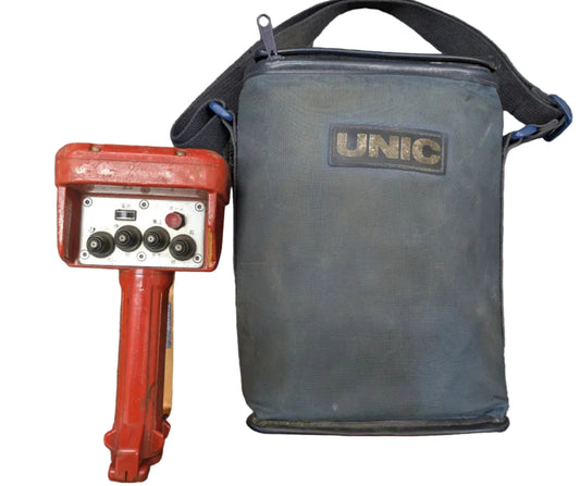 ラジコン　ユニック RC-30R-3 エルフKR-NPR72PR ユニッククレーン 220 V-Turboで使用（中古）