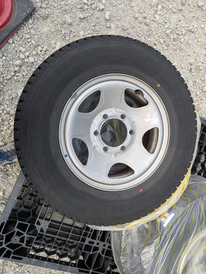 タイヤ　スタッドレスタイヤ　4本　DUNLOP　195/80R15　WINTER MAXX　SV01（中古）