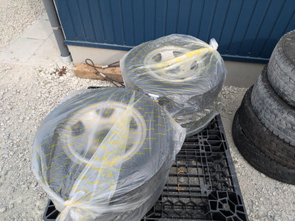 タイヤ　スタッドレスタイヤ　4本　DUNLOP　195/80R15　WINTER MAXX　SV01（中古）