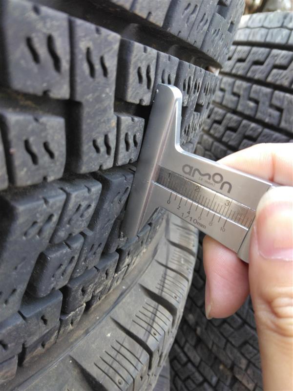 タイヤ　スタッドレスタイヤ　６本　YOKOHAMA （ヨコハマ）225/90R17.5（中古）