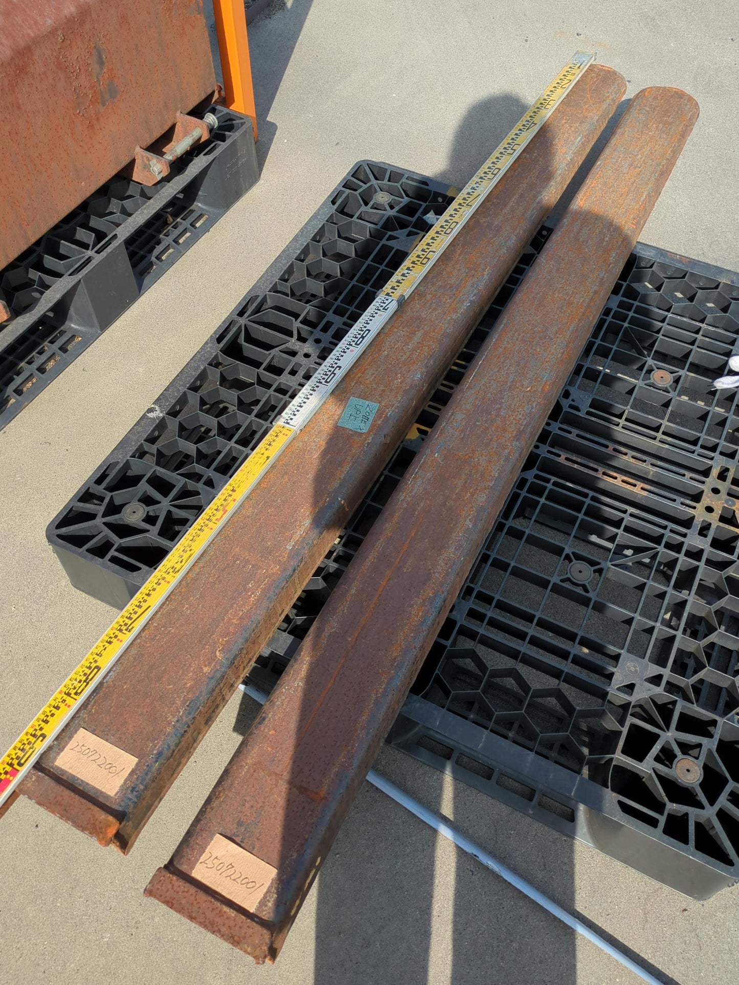 サヤ　フォークリフトFG14-14で使用　全長：約286cm　2本セット （中古）