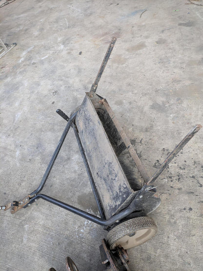 芝刈機　芝刈り機　草刈機　草刈り機　自走式　共栄社　バロネス【動作確認済】（中古）