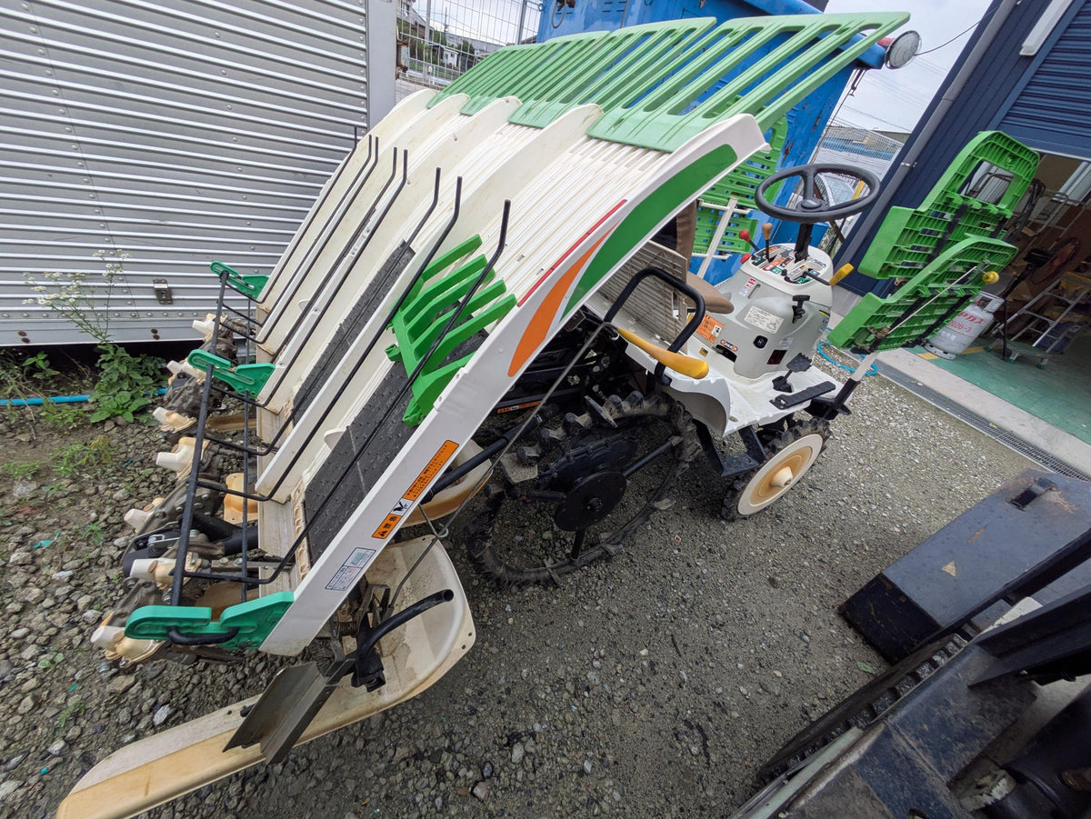 田植え機 ヤンマーVP1小型乗用 4条植え 不動 部品取り（中古）