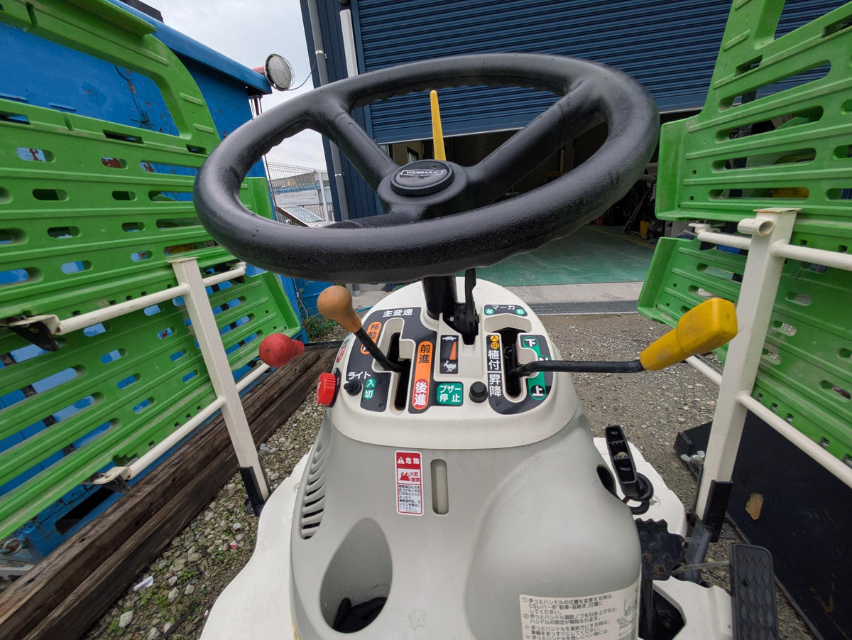 田植え機 ヤンマーVP1小型乗用 4条植え 不動 部品取り（中古）