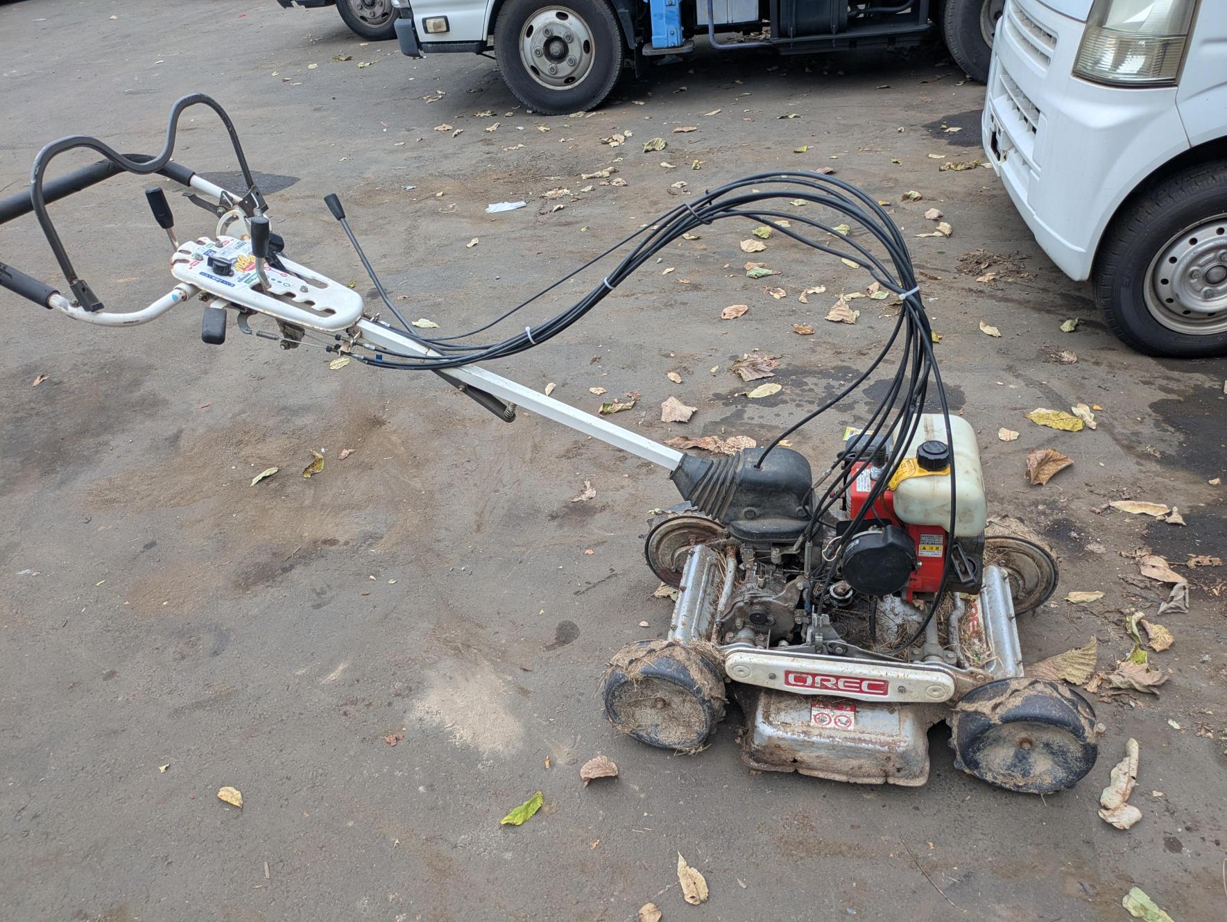 草刈り機 自走式 オーレック OREC スパイダーモアー SP850A 4WD【動作