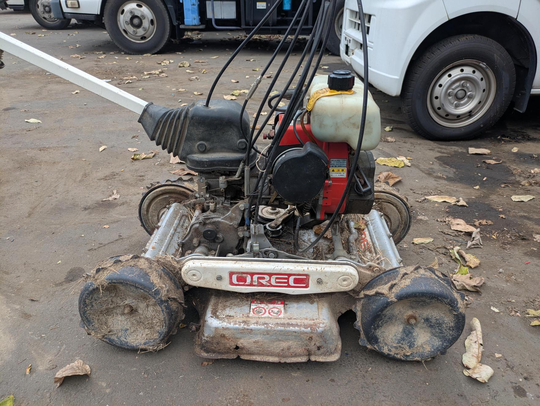 草刈り機 自走式 オーレック OREC スパイダーモアー SP850A 4WD【動作